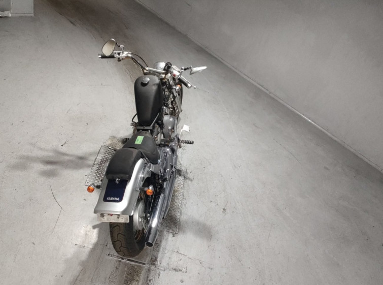 Мотоцикл Yamaha DRAGSTAR XVS400