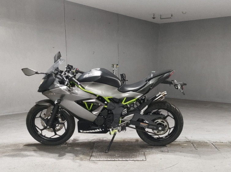Мотоцикл Kawasaki NINJA250 з пробігом 3299 km