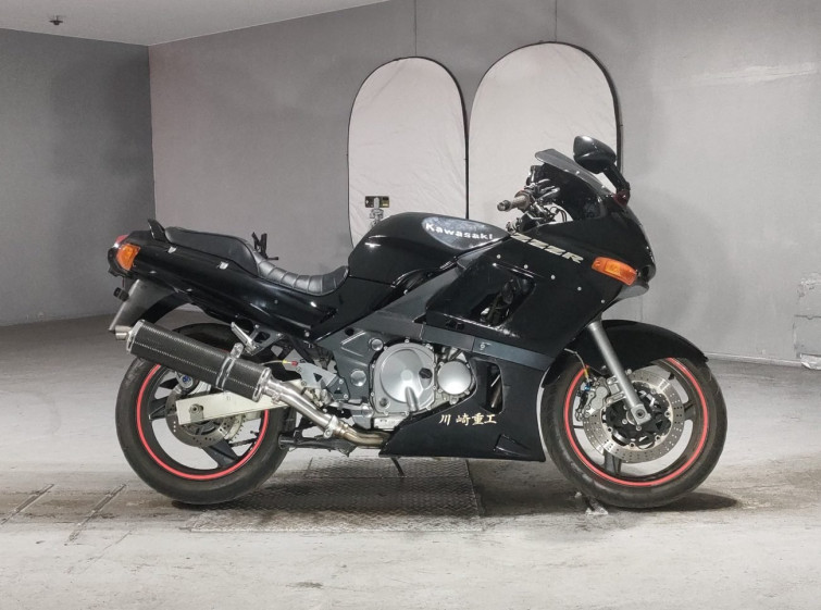 Мотоцикл Kawasaki ZZ-R400 з пробігом 49228 km