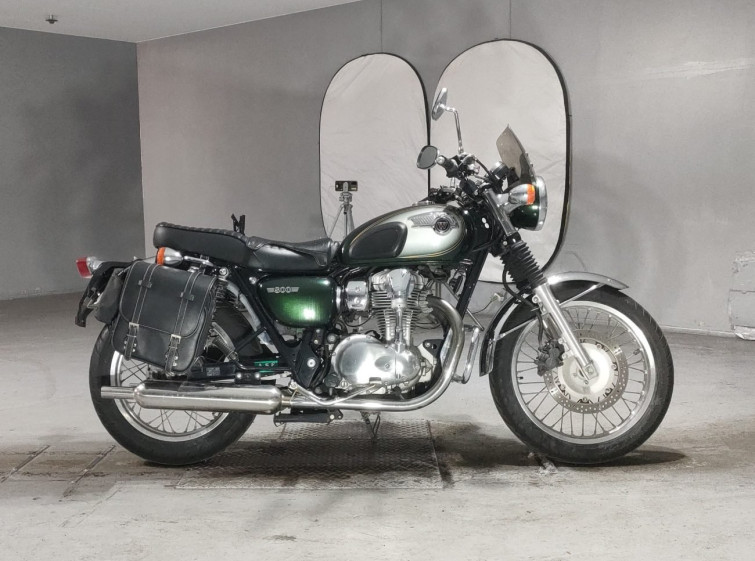 Мотоцикл Kawasaki W800 з пробігом 10990 km