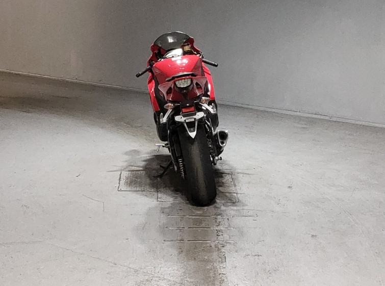 Мотоцикл Honda CBR1000RR с пробегом 27470 km