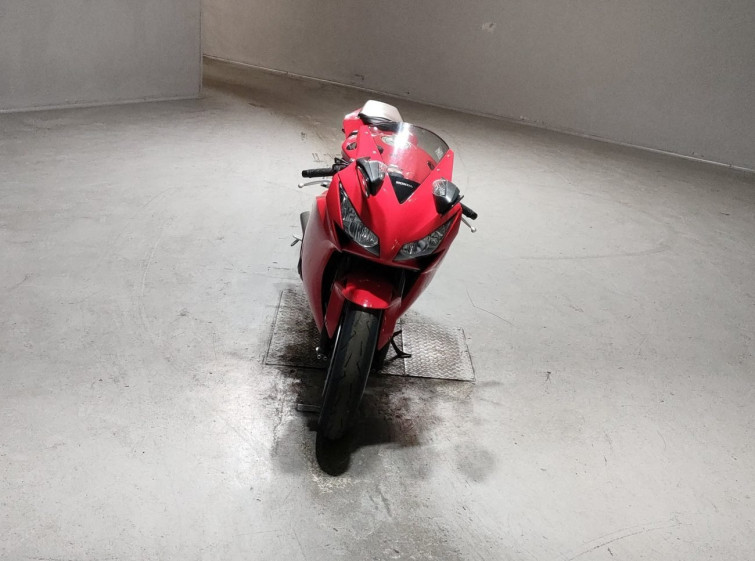 Мотоцикл Honda CBR1000RR с пробегом 27470 km