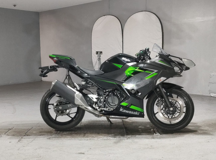 Мотоцикл Kawasaki NINJA400 з пробігом 22572 km
