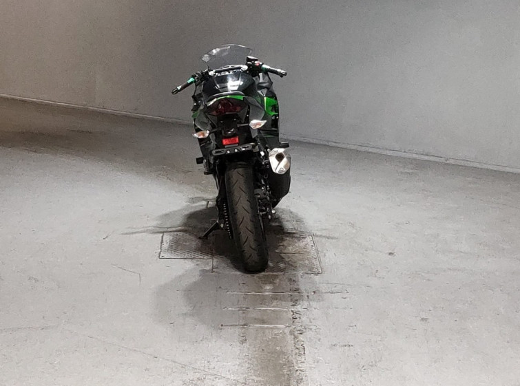 Мотоцикл Kawasaki NINJA400 з пробігом 22572 km