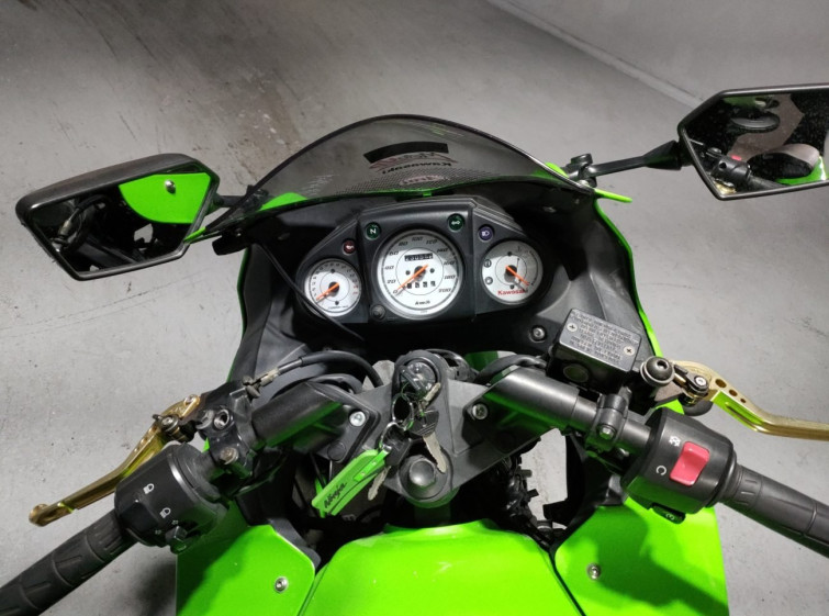 Мотоцикл Kawasaki NINJA250R з пробігом 23055 km