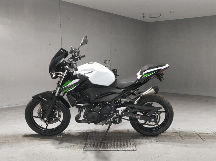 Мотоцикл Kawasaki Z400 з пробігом 5116 km