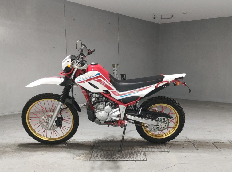 Мотоцикл Yamaha SEROW XT250 с пробегом 2819 km