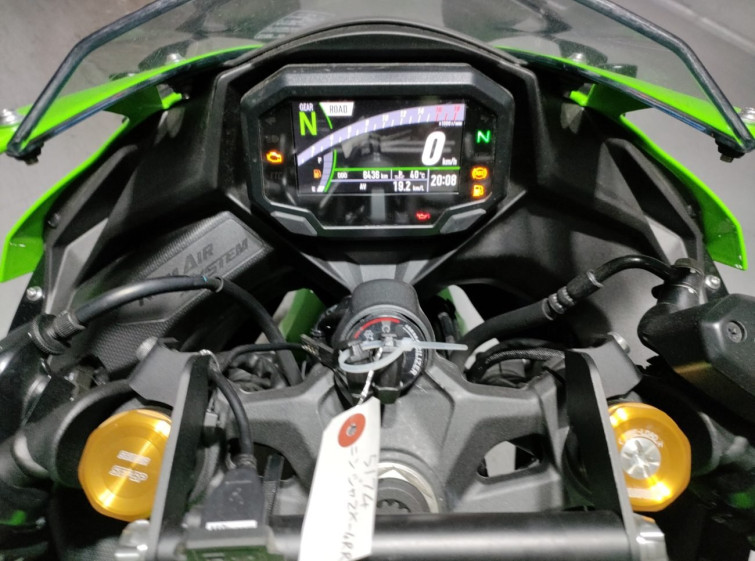Мотоцикл Kawasaki NINJA ZX-4RR з пробігом 6435 km