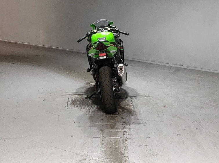 Мотоцикл Kawasaki NINJA ZX-4RR з пробігом 6435 km