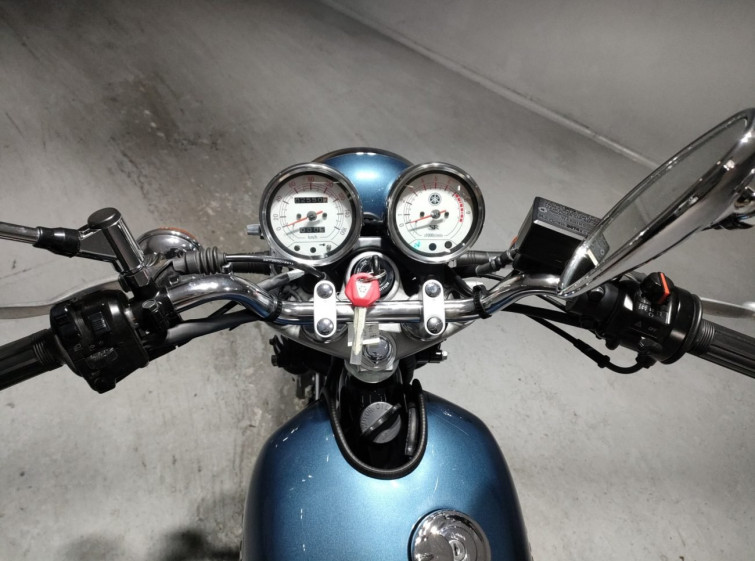 Мотоцикл Yamaha SR400 с пробегом 2550 km