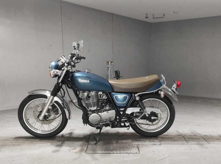 Мотоцикл Yamaha SR400 с пробегом 2550 km