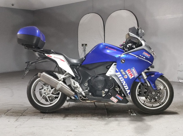Мотоцикл Honda VFR1200F с пробегом 12273 km