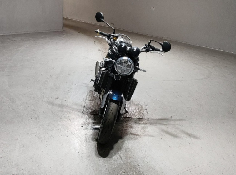 Мотоцикл Kawasaki Z900RS с пробегом 5682 km