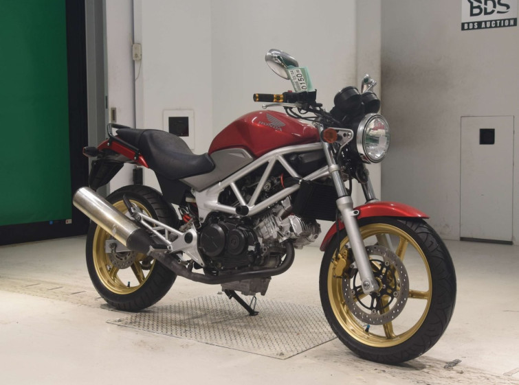 Мотоцикл Honda VTR250 с пробегом 32338 km