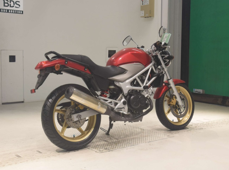Мотоцикл Honda VTR250 с пробегом 32338 km