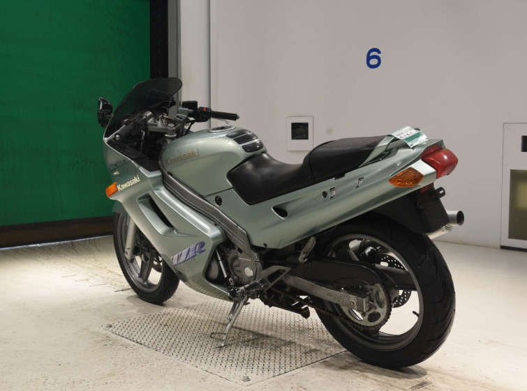 Мотоцикл Kawasaki ZZ-R250 з пробігом 39600 km