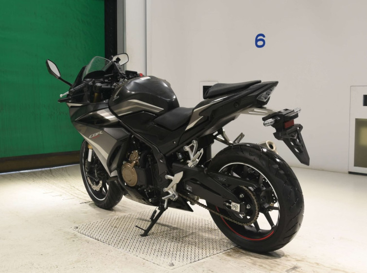 Мотоцикл Honda CBR400R з пробігом 7364 km