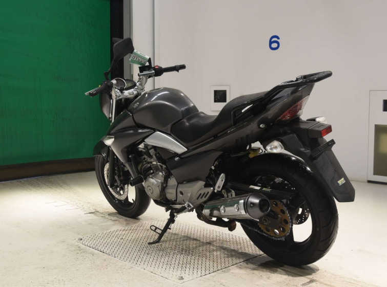 Мотоцикл Suzuki GSR250 з пробігом 51711 km