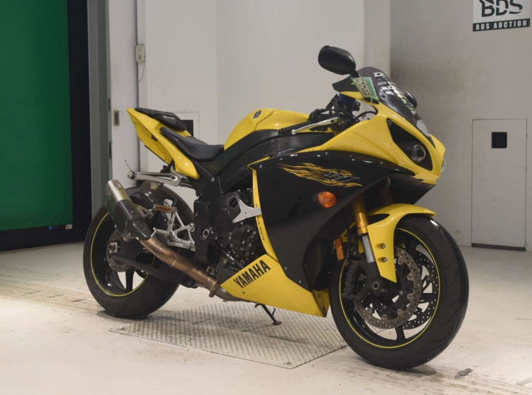 Мотоцикл Yamaha YZF-R1 з пробігом 19906 km
