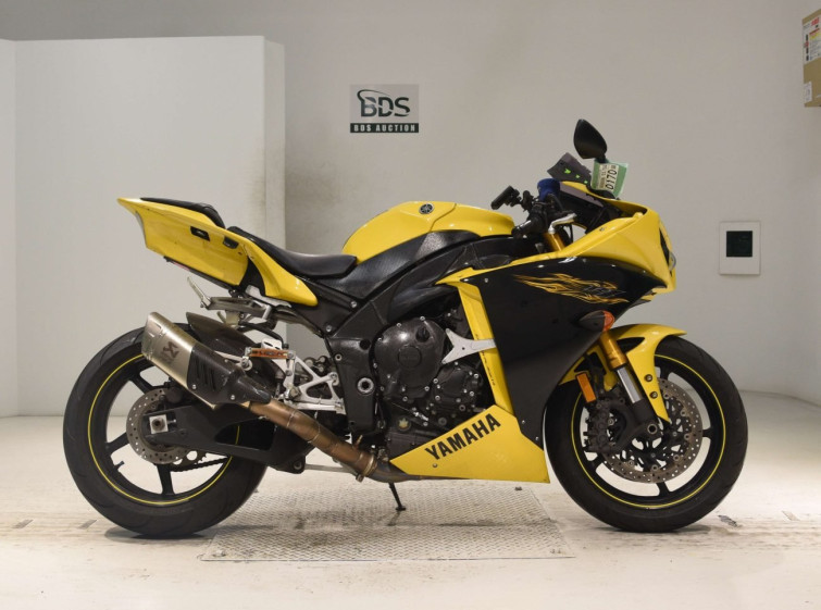 Мотоцикл Yamaha YZF-R1 з пробігом 19906 km