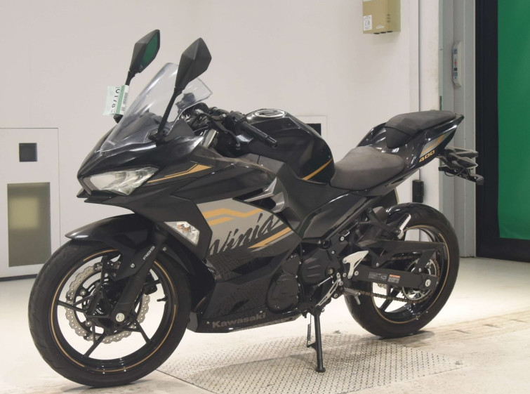 Мотоцикл Kawasaki NINJA400 з пробігом 9749 km