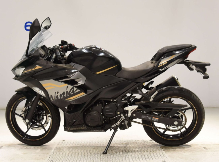 Мотоцикл Kawasaki NINJA400 з пробігом 9749 km