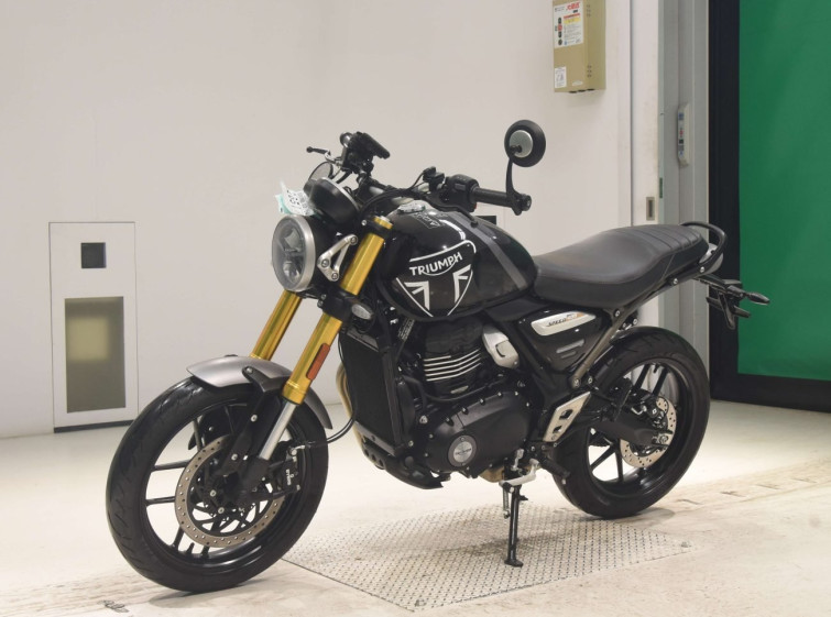 Мотоцикл Triumph speed 400 з пробігом 1380 km