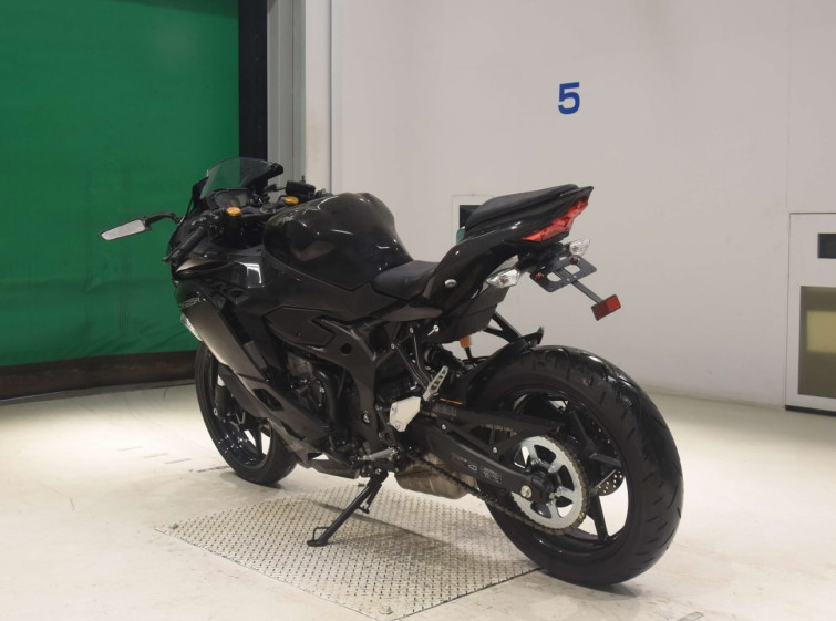 Мотоцикл Kawasaki NINJA ZX-25R з пробігом 333 km