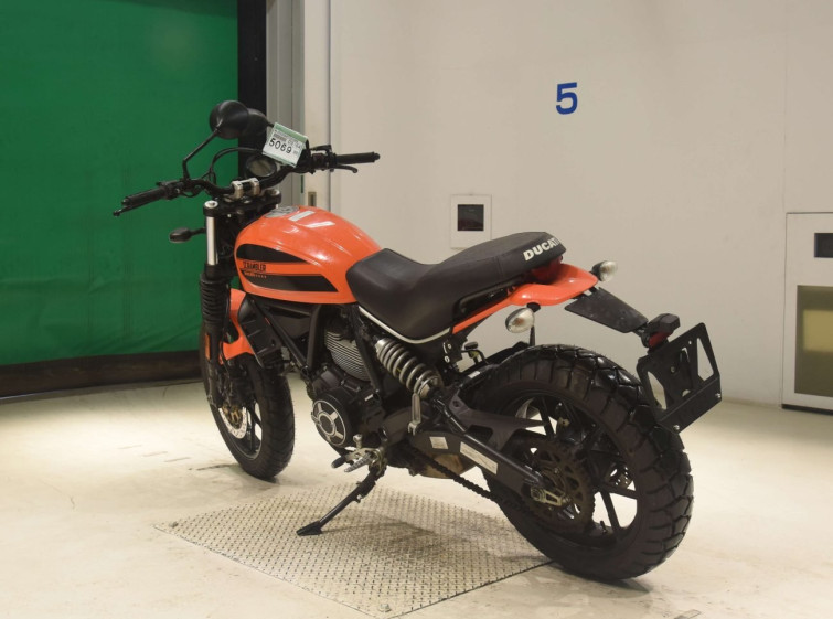 Мотоцикл Ducati SCRAMBLER SIXTY2 з пробігом 12318 km