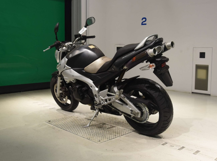 Мотоцикл Suzuki GSR400 з пробігом 14935 km