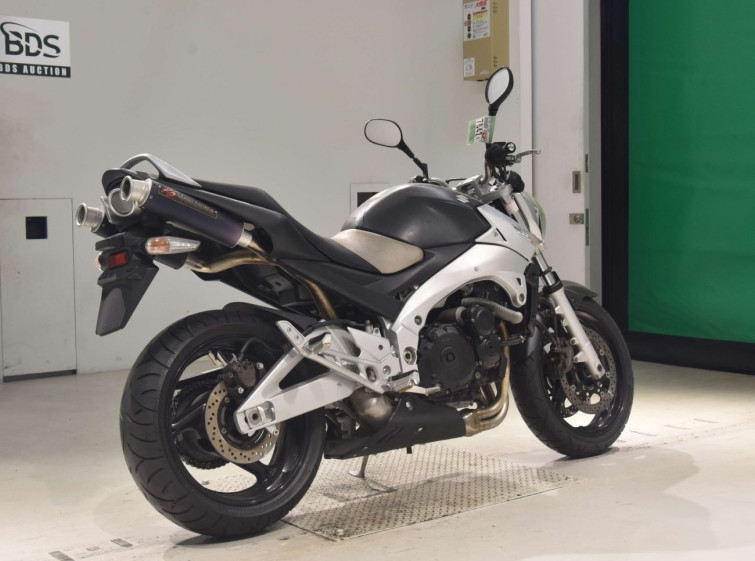 Мотоцикл Suzuki GSR400 з пробігом 14935 km