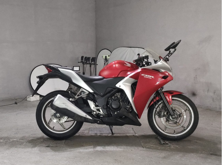 Мотоцикл Honda CBR250R с пробегом 23172 km