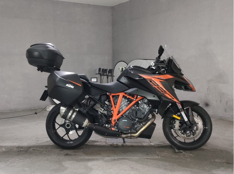 Мотоцикл KTM 1290 SUPERDUKE GT с пробегом 4321 km