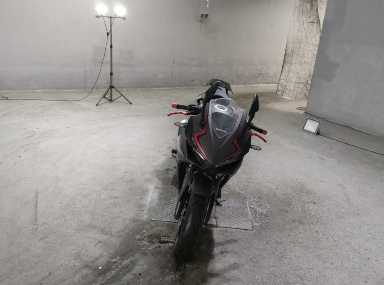 Мотоцикл Honda CBR400R с пробегом 18797 km