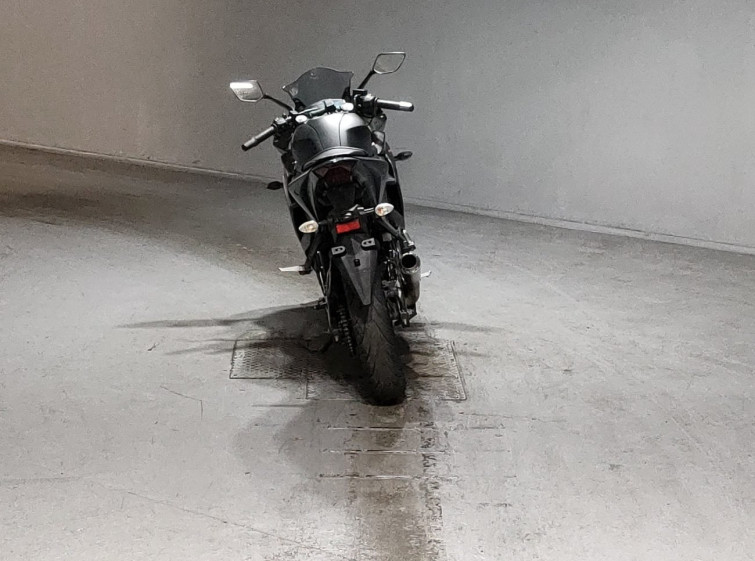 Мотоцикл Yamaha YZF-R25 с пробегом 8340 km