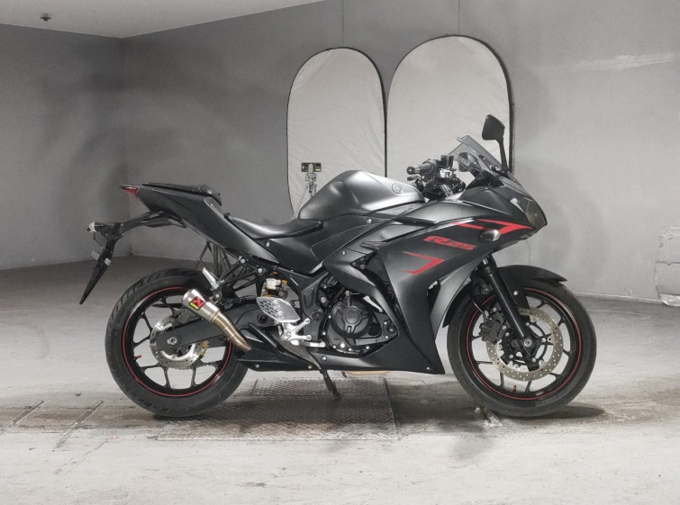 Мотоцикл Yamaha YZF-R25 с пробегом 8340 km