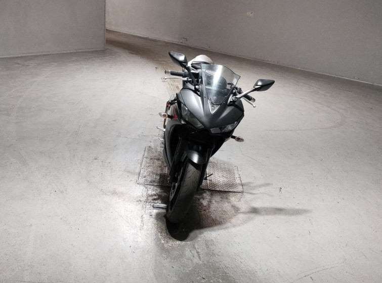 Мотоцикл Yamaha YZF-R25 с пробегом 8340 km