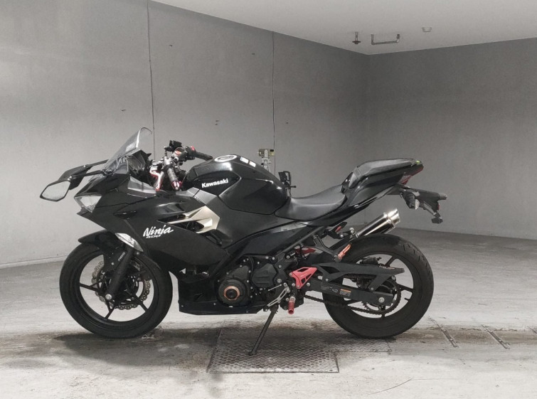 Мотоцикл Kawasaki NINJA400 с пробегом 17953 km
