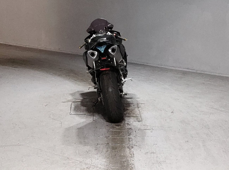 Мотоцикл Yamaha YZF-R1 с пробегом 37221 km