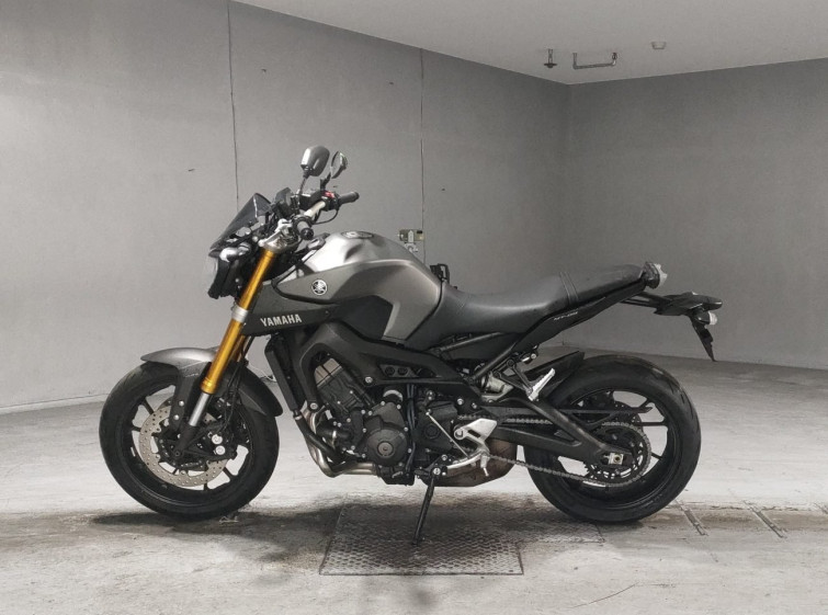 Мотоцикл Yamaha MT-09 с пробегом 17567 km