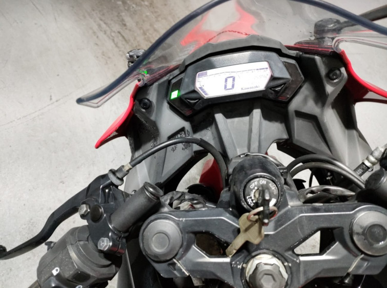 Мотоцикл Kawasaki NINJA250 с пробегом 15942 km