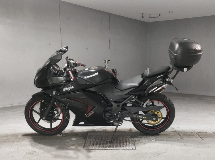 Мотоцикл Kawasaki NINJA250R з пробігом 22221 km