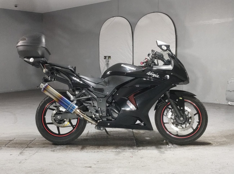 Мотоцикл Kawasaki NINJA250R з пробігом 22221 km