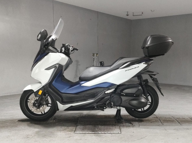Мотоцикл Honda FORZA з пробігом 11824 km