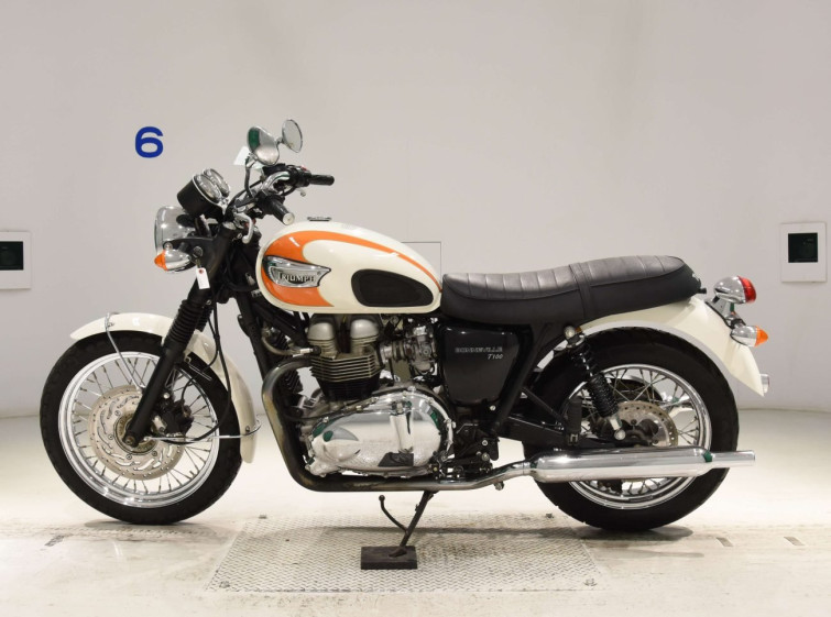 Мотоцикл Triumph BONNEVILLE T100 с пробегом 11549 km
