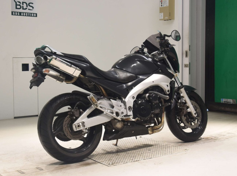 Мотоцикл Suzuki GSR400 с пробегом 72353 km