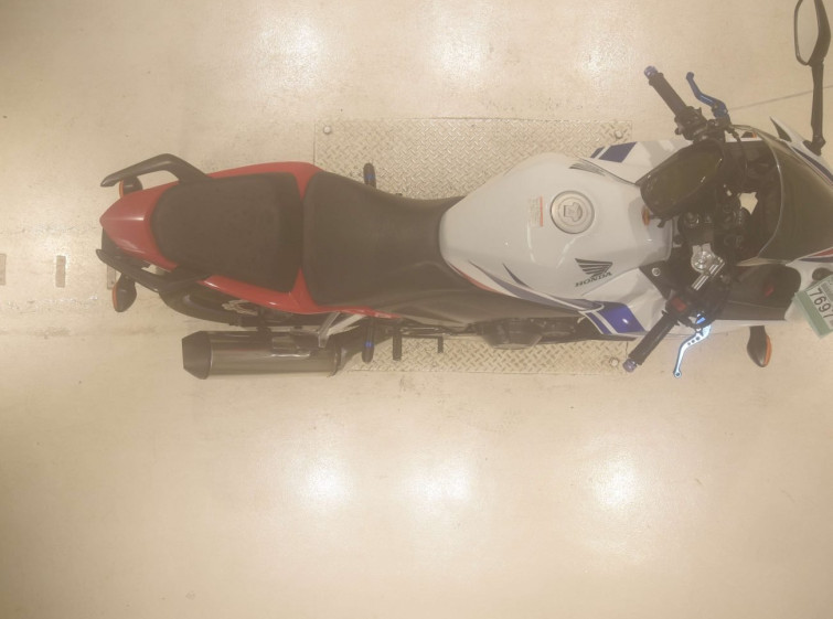 Мотоцикл Honda CBR400R з пробігом 82738 km