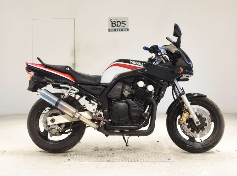 Мотоцикл Yamaha FZ400 с пробегом 15351 km