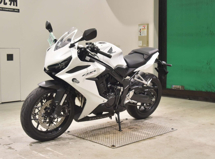 Мотоцикл Honda CBR650R с пробегом 5700 km