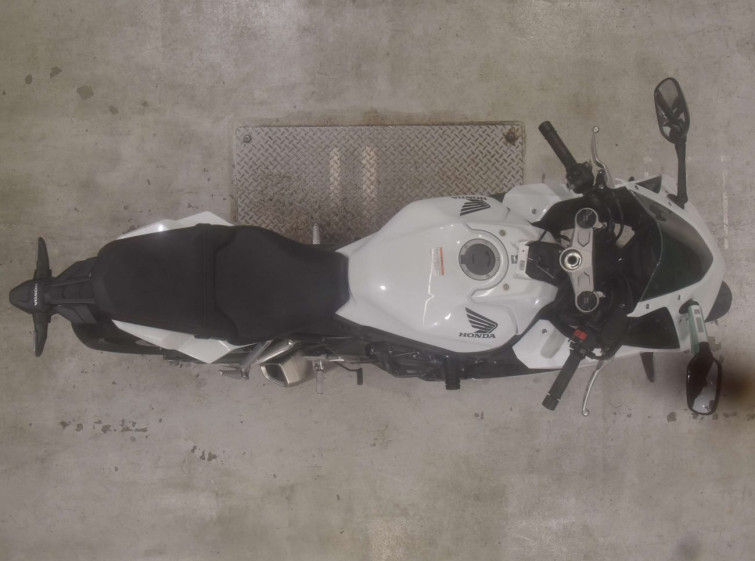 Мотоцикл Honda CBR650R с пробегом 5700 km